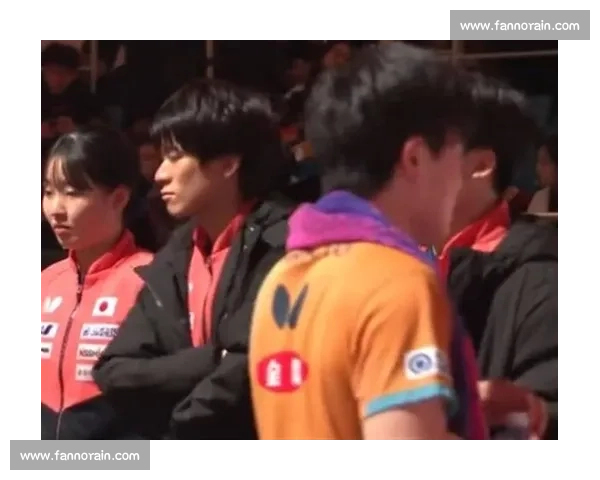 颁奖台咬唇黑脸！张本智和 2-4 爆冷丢冠，眼神空洞全程沉默